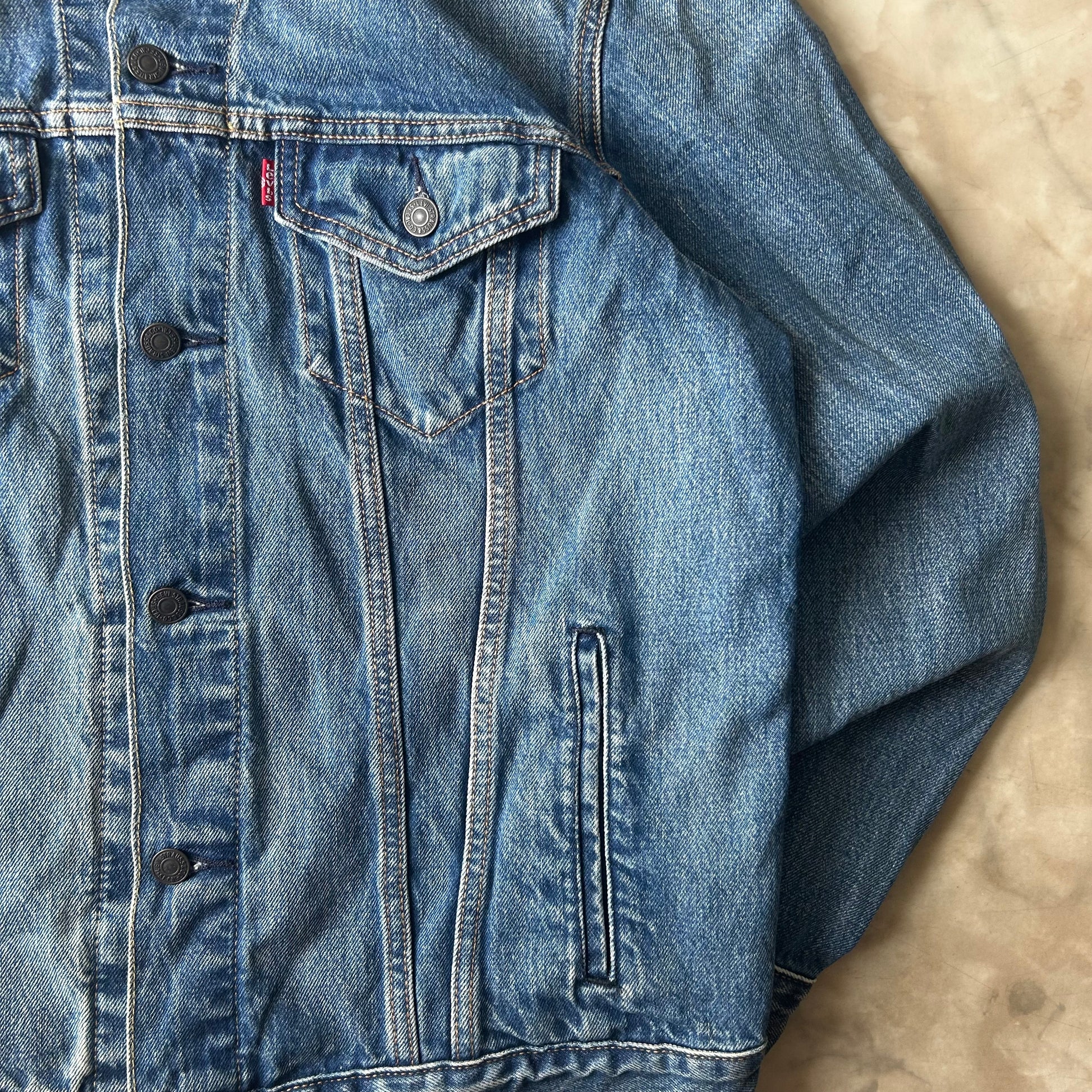 Bram's Vintage — sustainable streetwear from Bram's Vintage