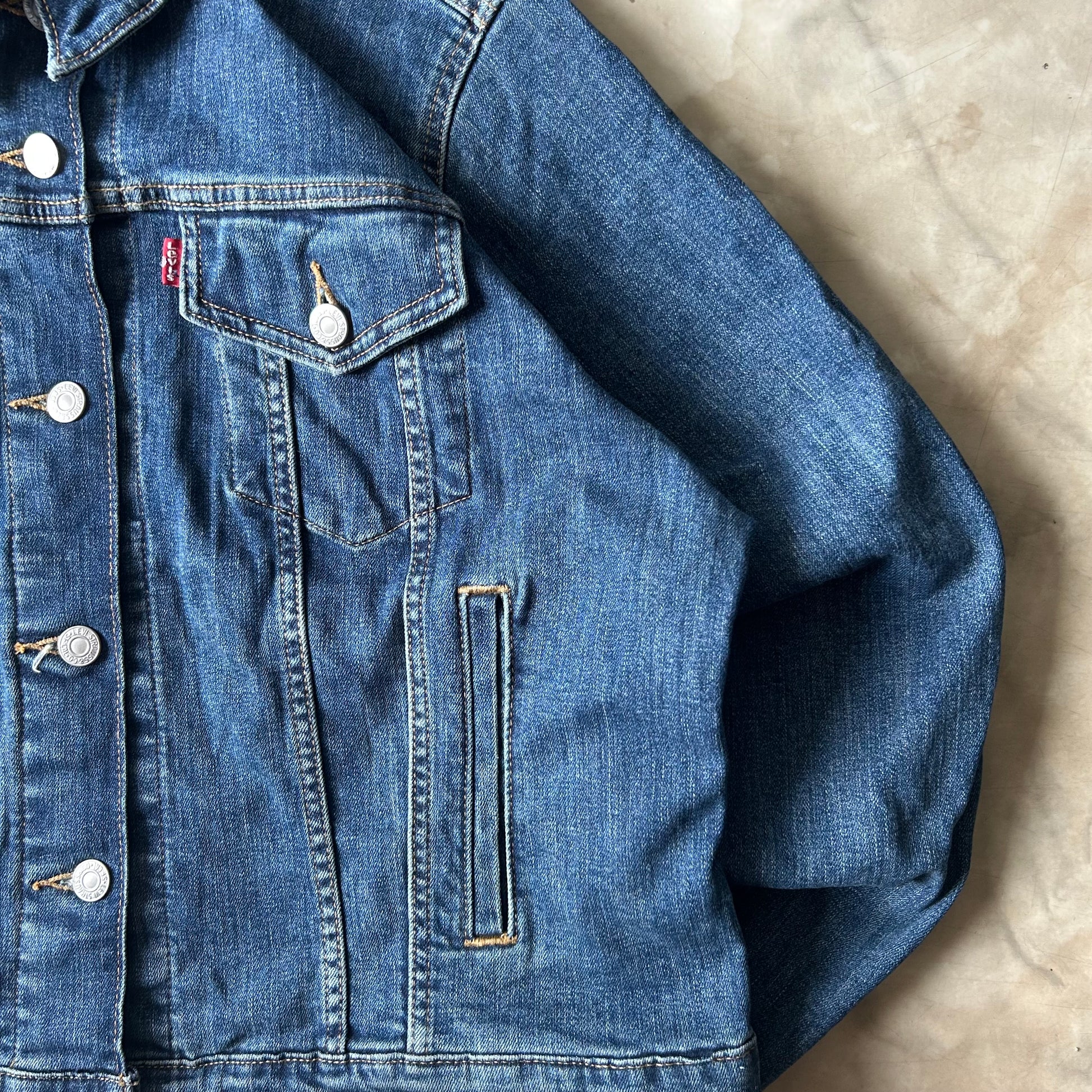 Bram's Vintage — sustainable streetwear from Bram's Vintage