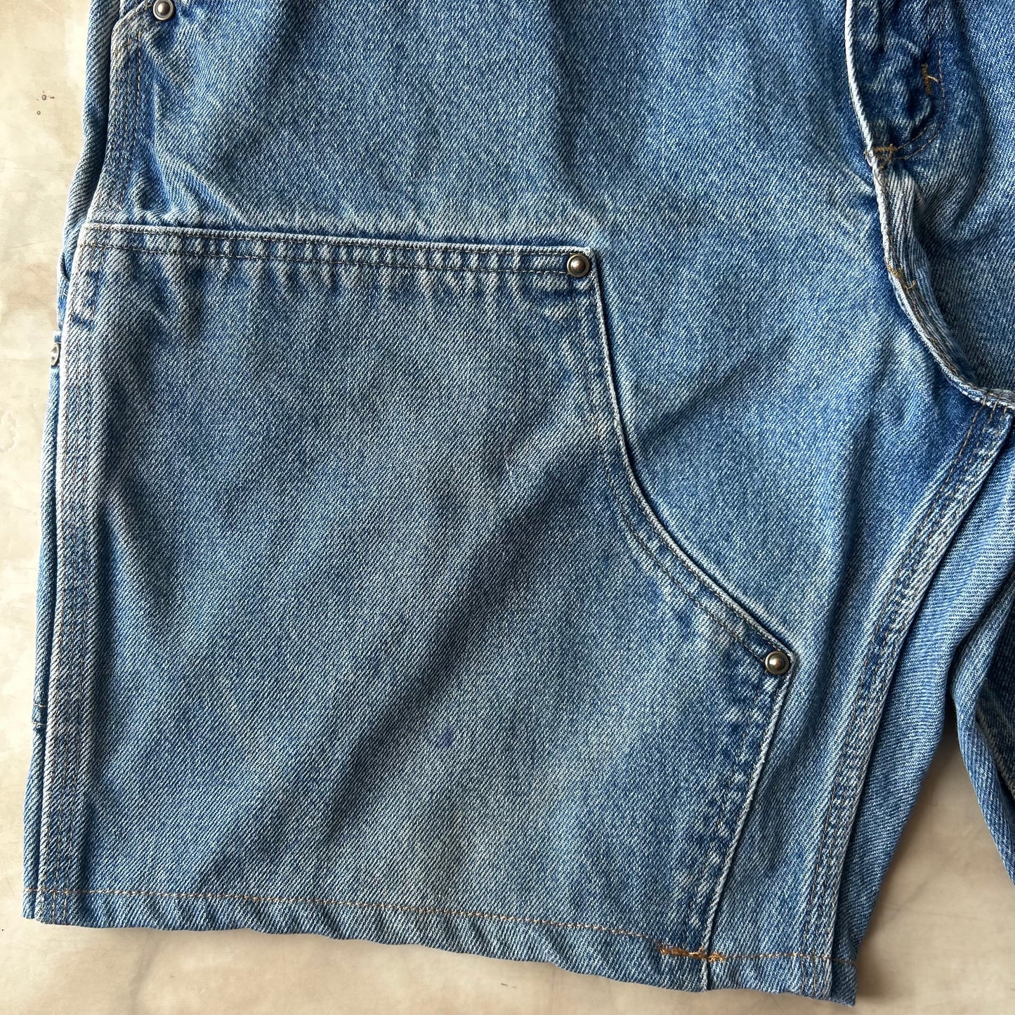 Bram's Vintage — sustainable streetwear from Bram's Vintage