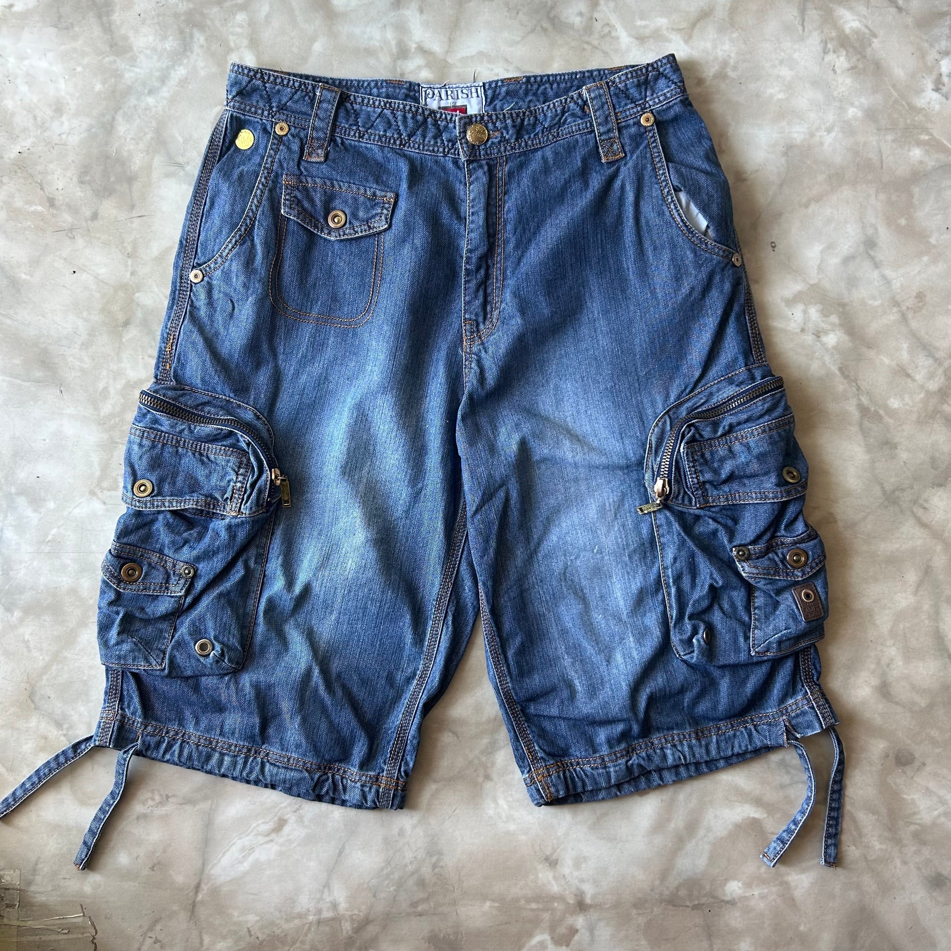 Vintage Bram's Vintage Blue Baggy Fit Cargo Shorts in Blue — sustainable streetwear from Bram's Vintage