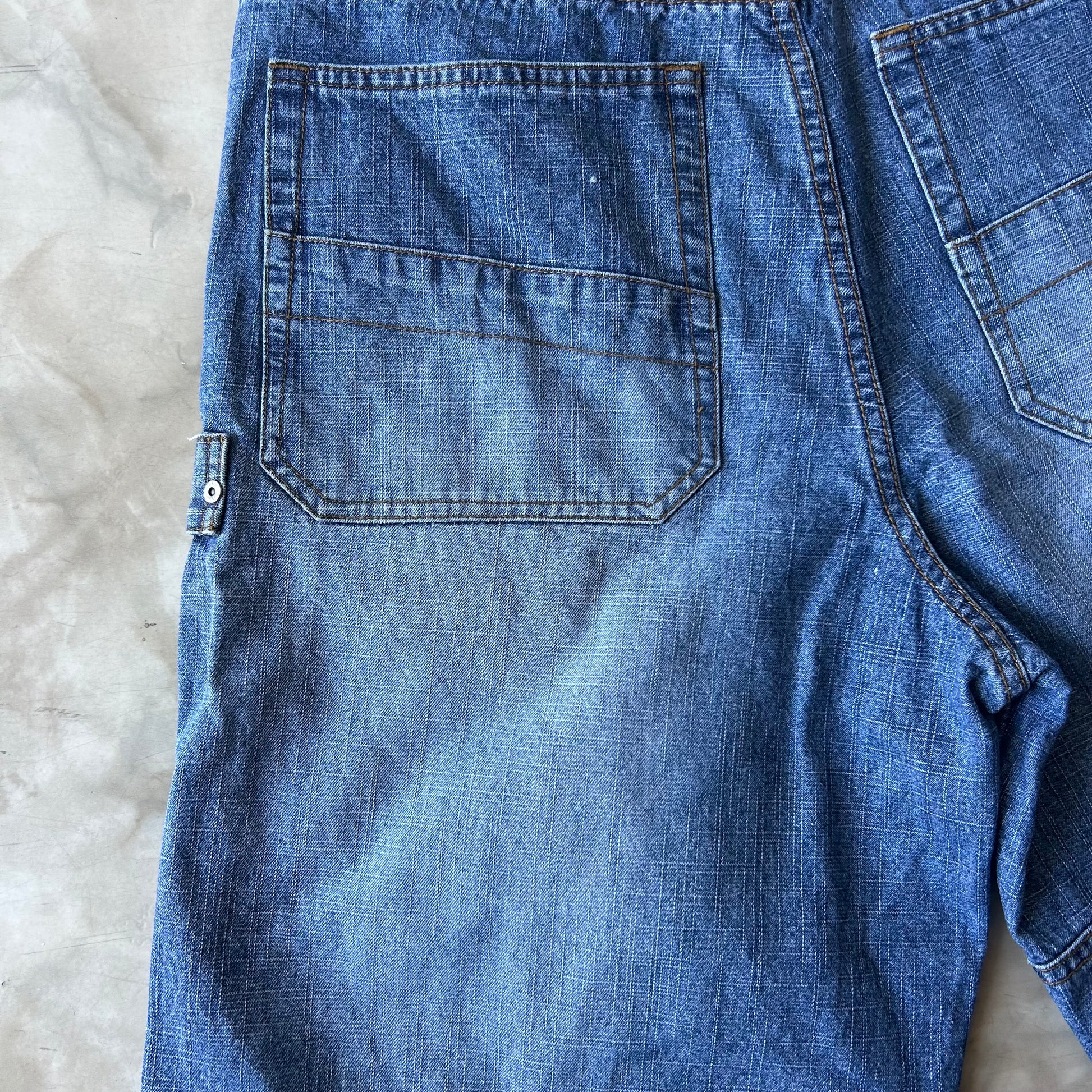 Bram's Vintage — sustainable streetwear from Bram's Vintage