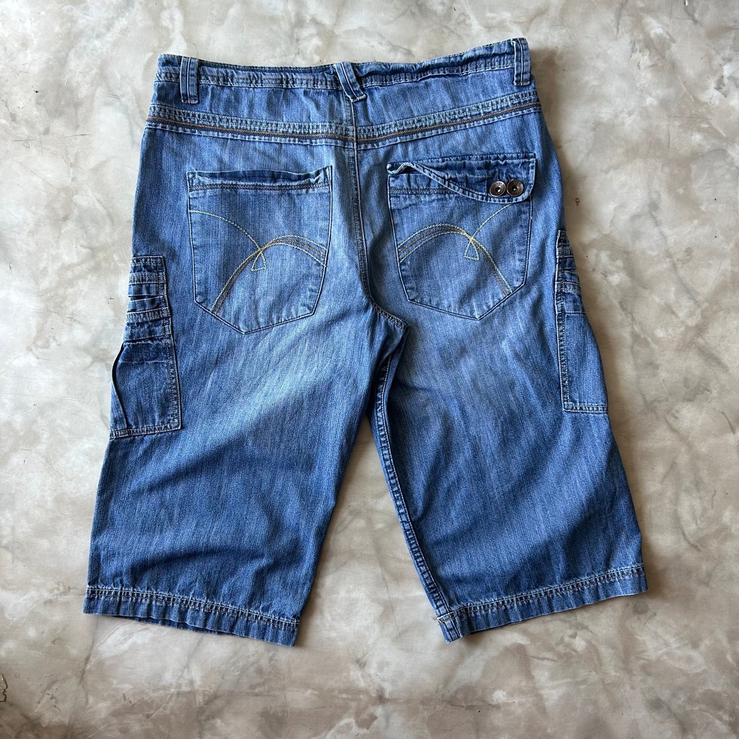 Bram's Vintage — sustainable streetwear from Bram's Vintage