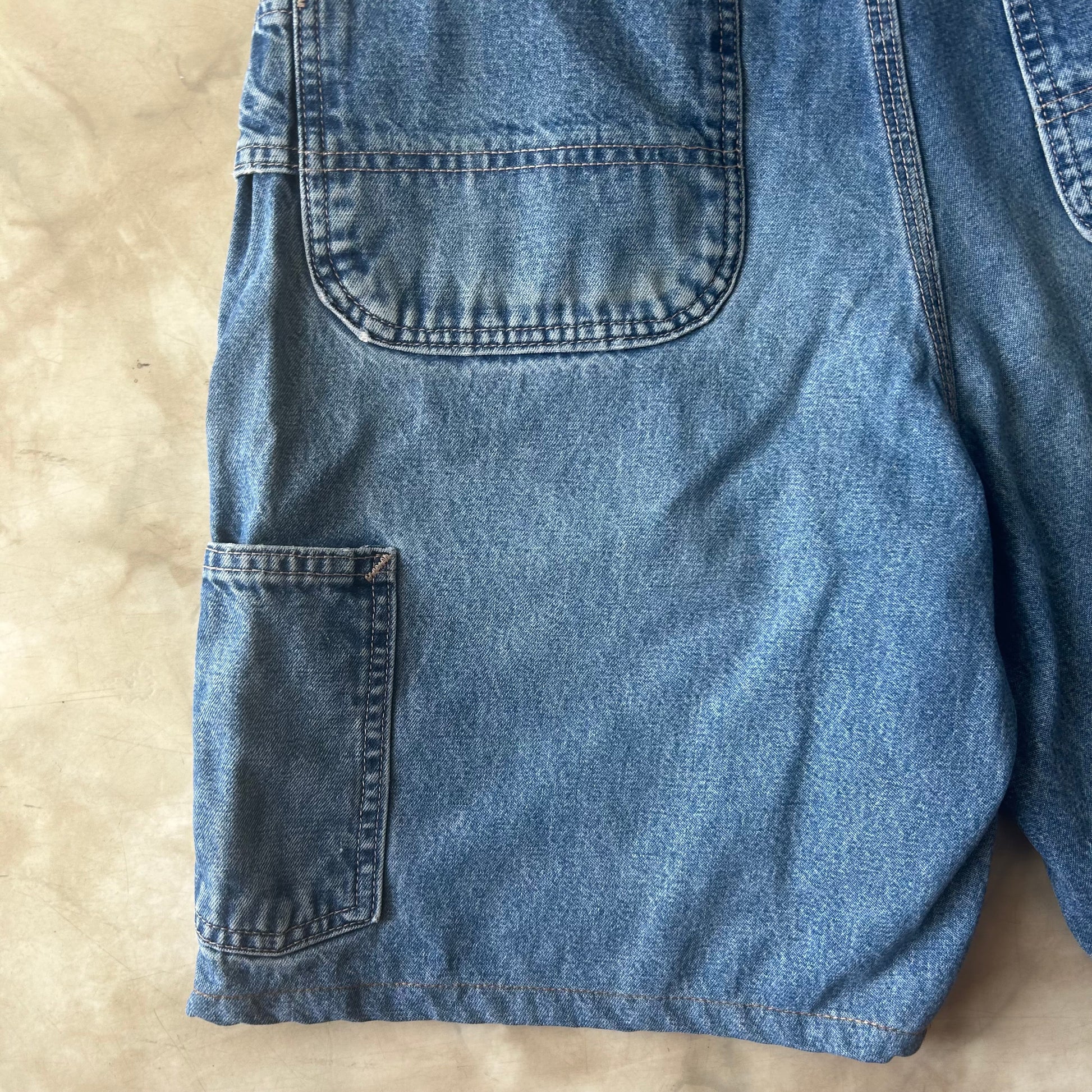 Bram's Vintage — sustainable streetwear from Bram's Vintage
