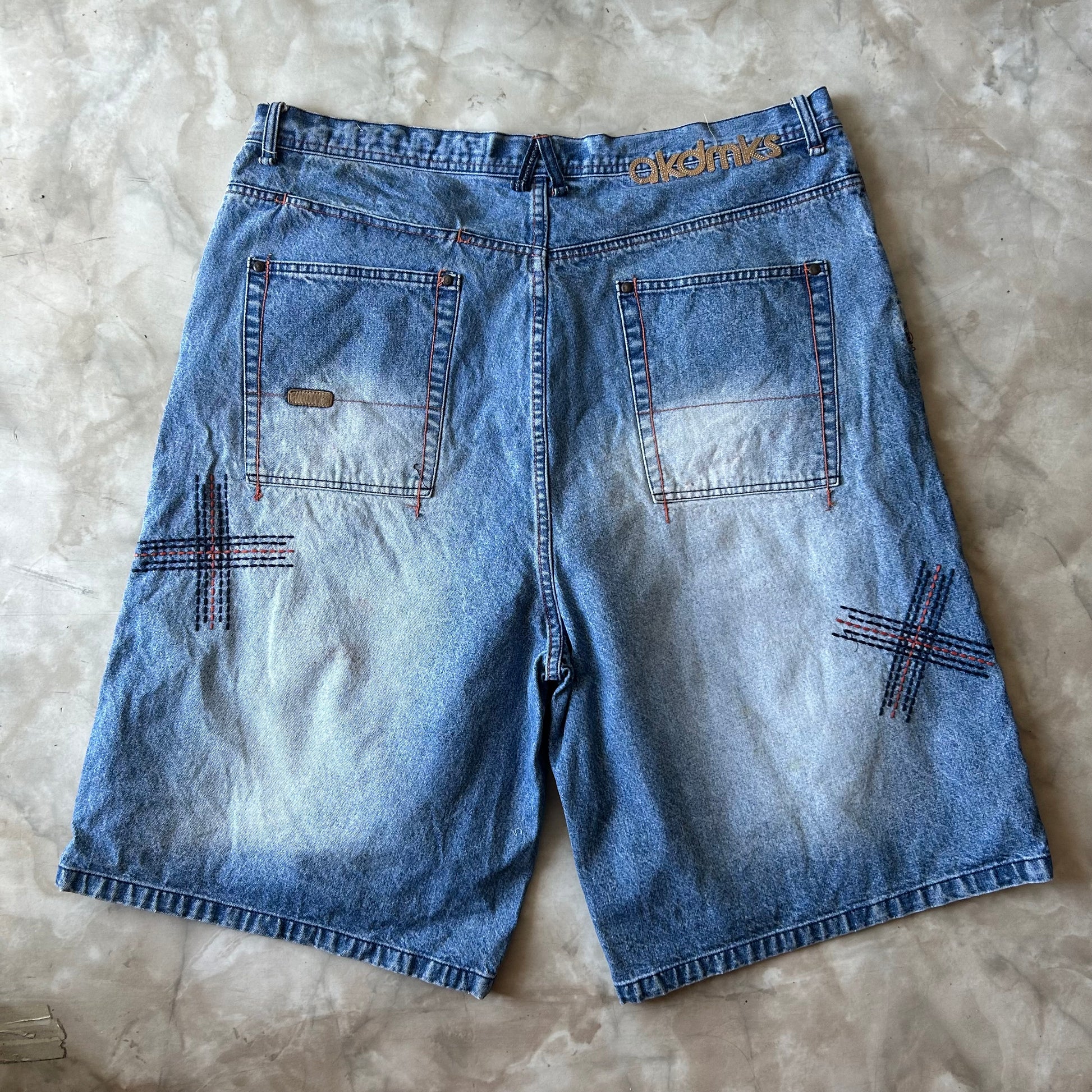 Bram's Vintage — sustainable streetwear from Bram's Vintage