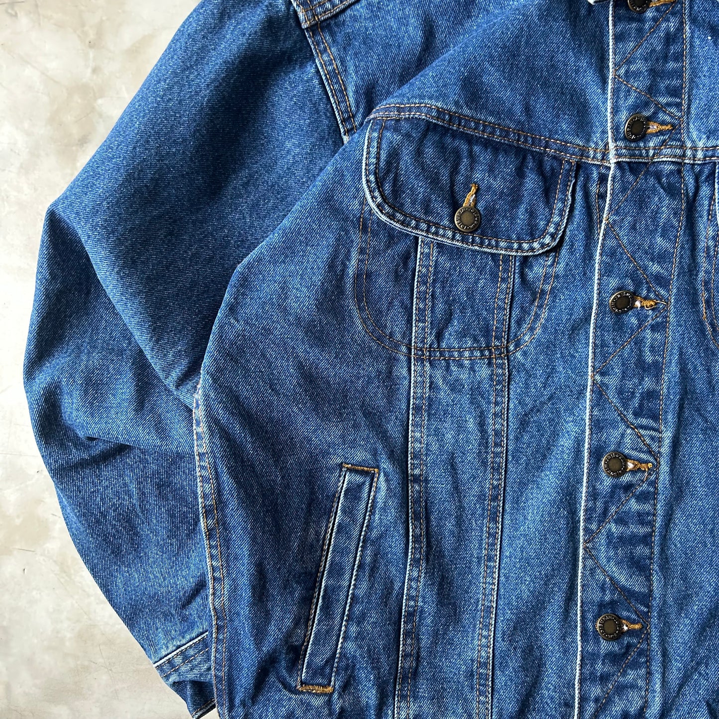 Bram's Vintage — sustainable streetwear from Bram's Vintage