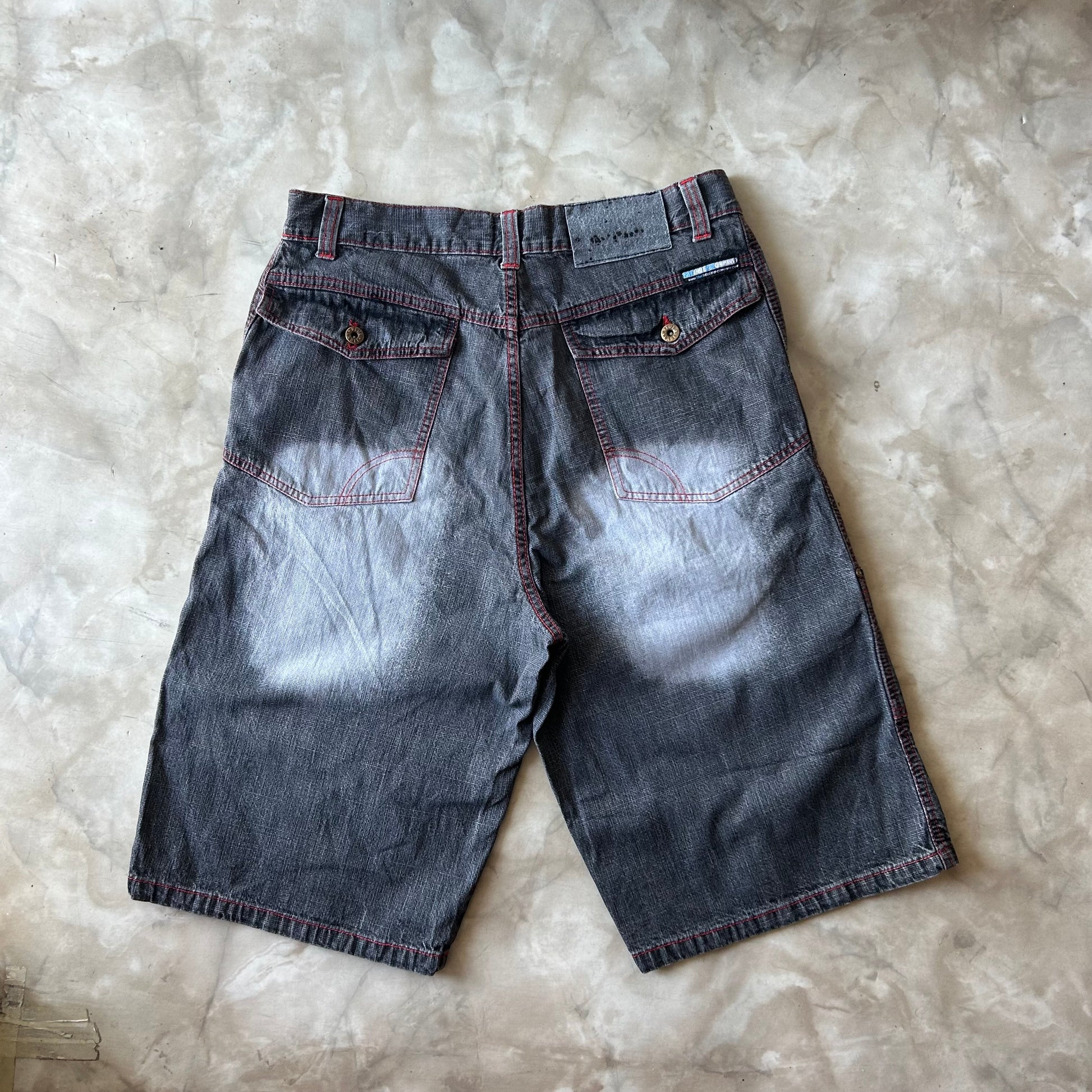 Bram's Vintage — sustainable streetwear from Bram's Vintage