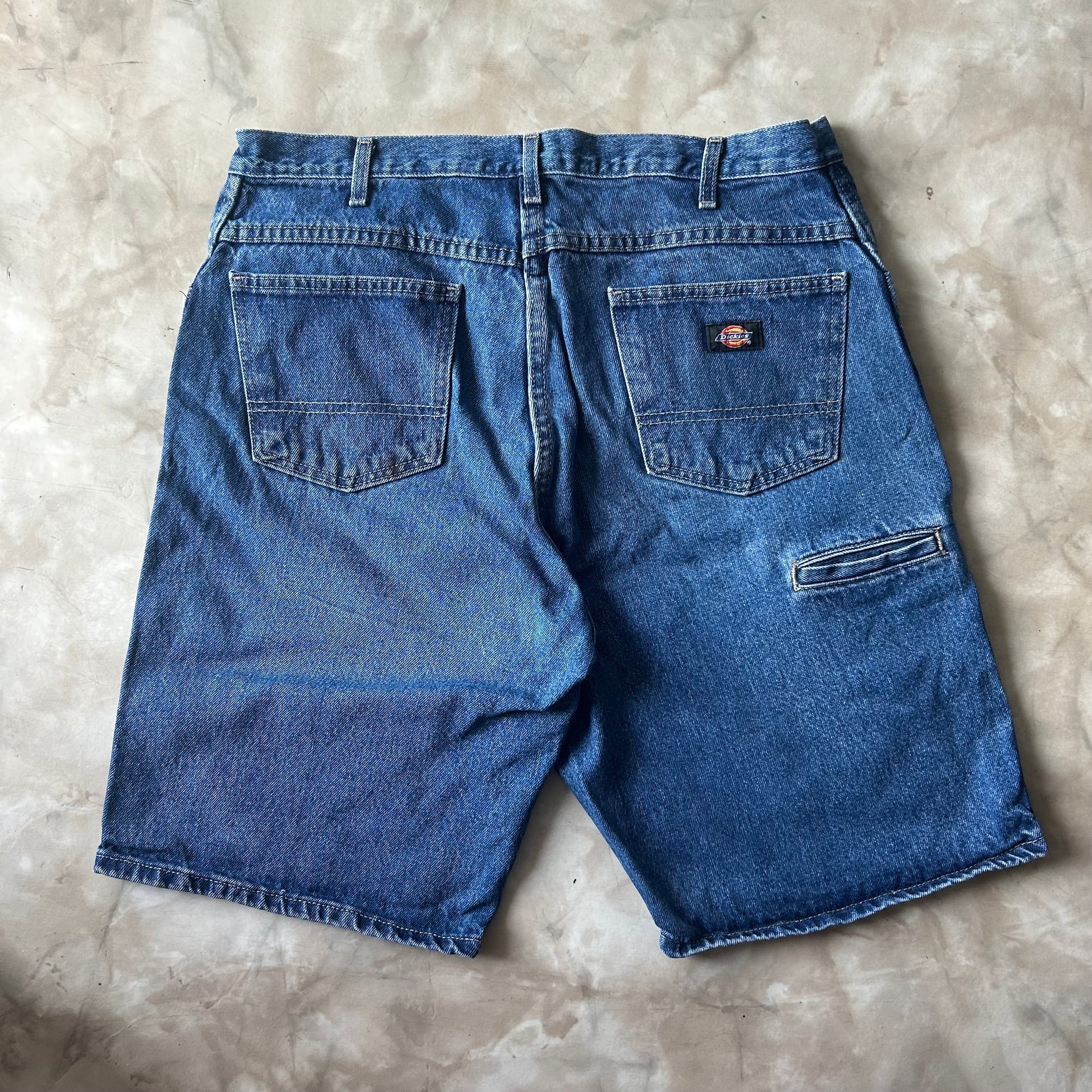 Bram's Vintage — sustainable streetwear from Bram's Vintage