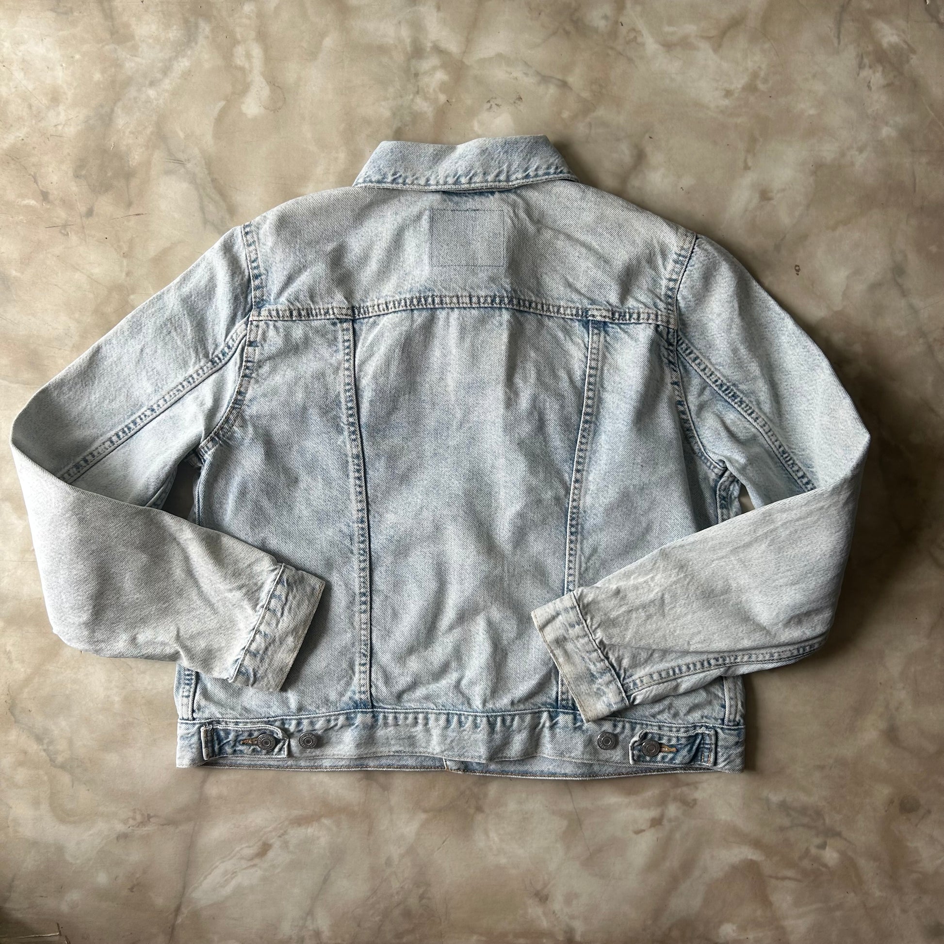 Bram's Vintage — sustainable streetwear from Bram's Vintage