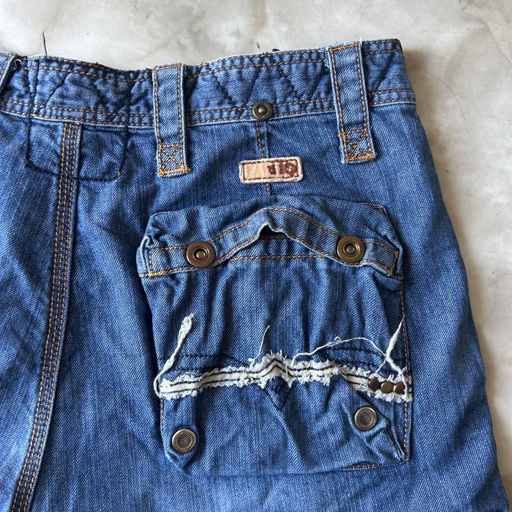 Bram's Vintage — sustainable streetwear from Bram's Vintage