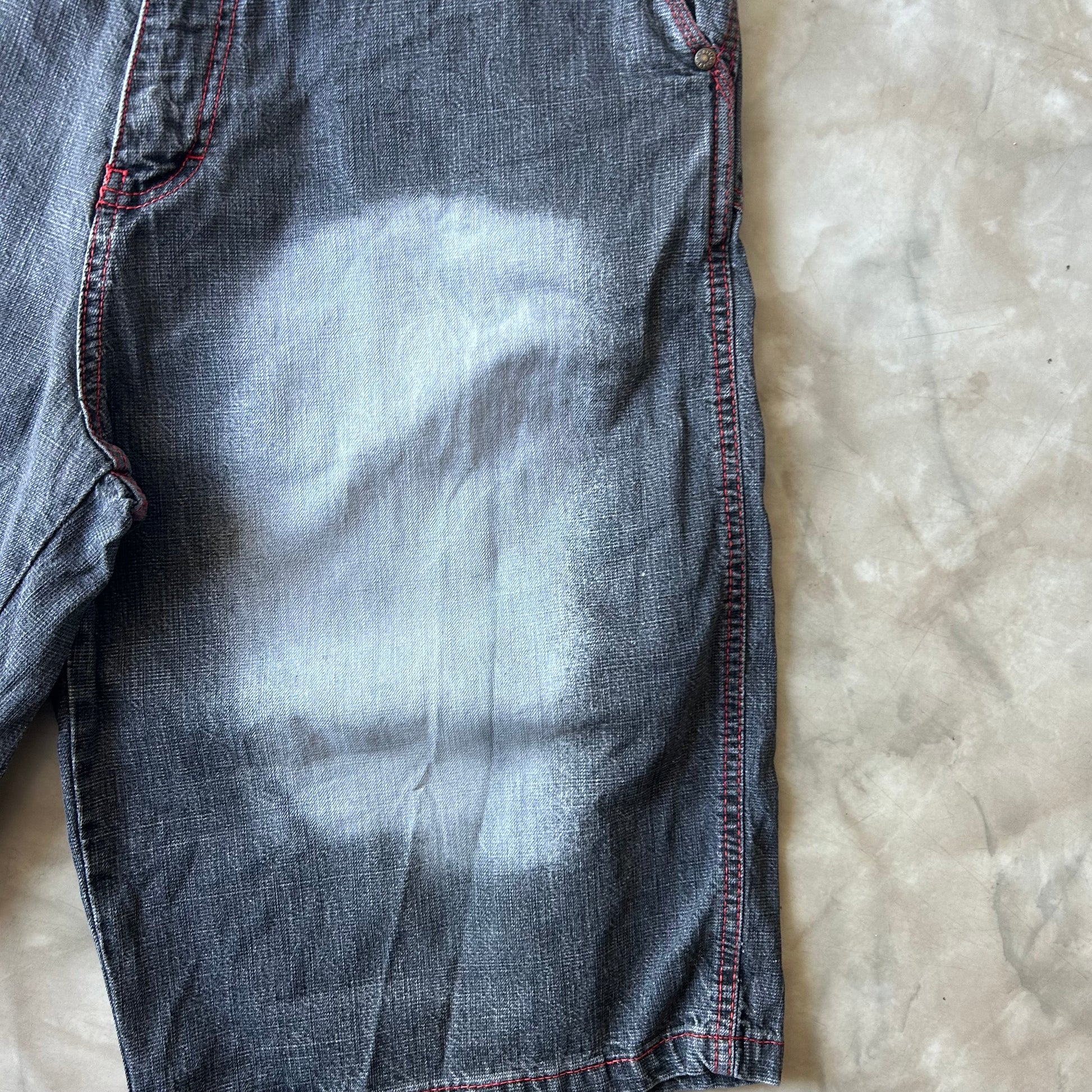 Bram's Vintage — sustainable streetwear from Bram's Vintage