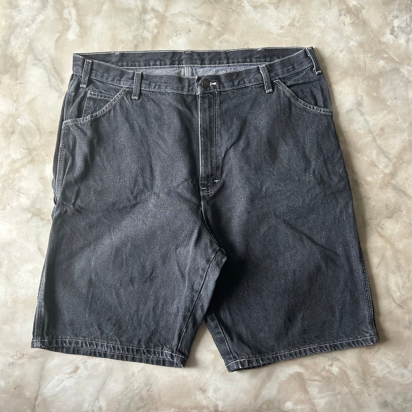 Bram's Vintage — sustainable streetwear from Bram's Vintage