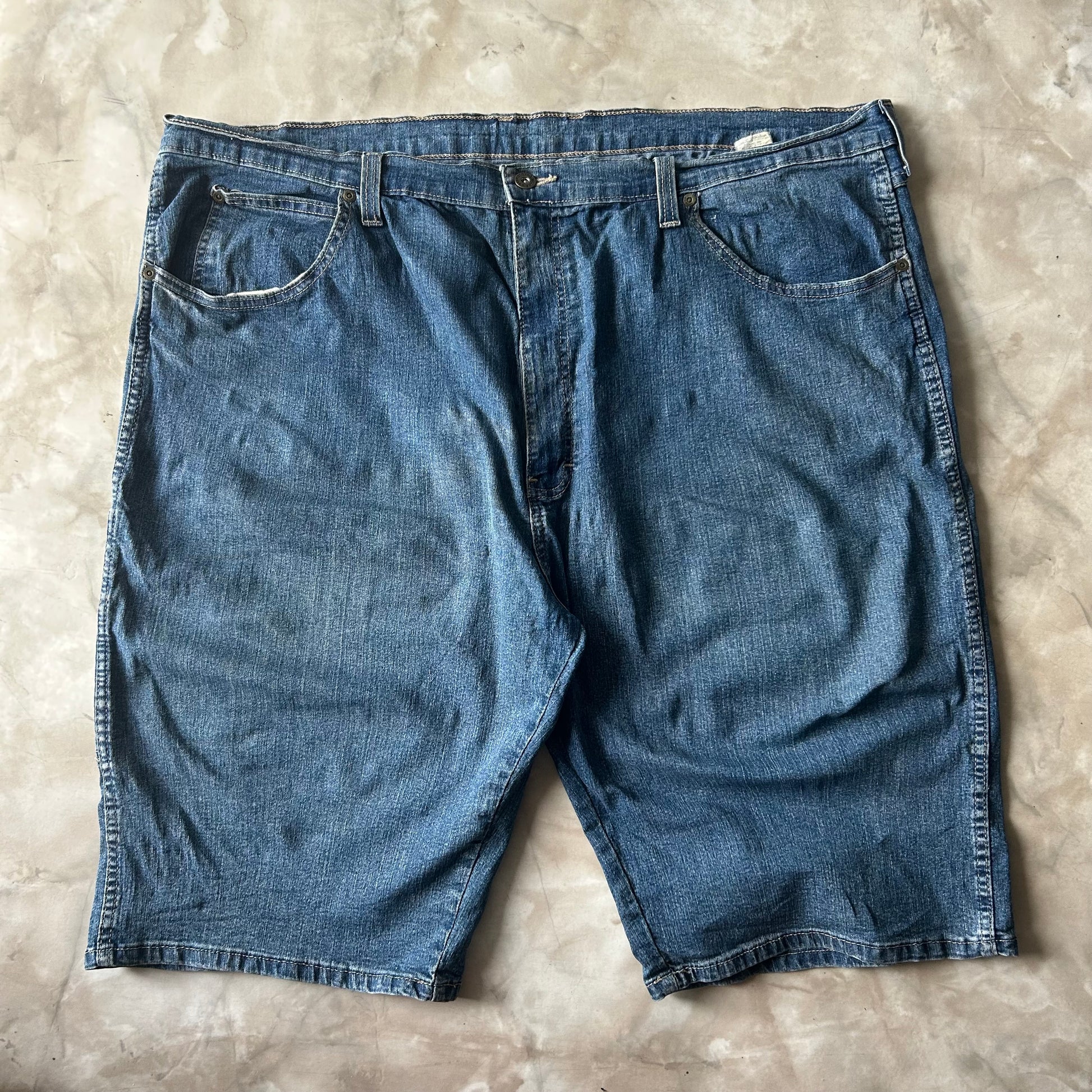 Bram's Vintage — sustainable streetwear from Bram's Vintage