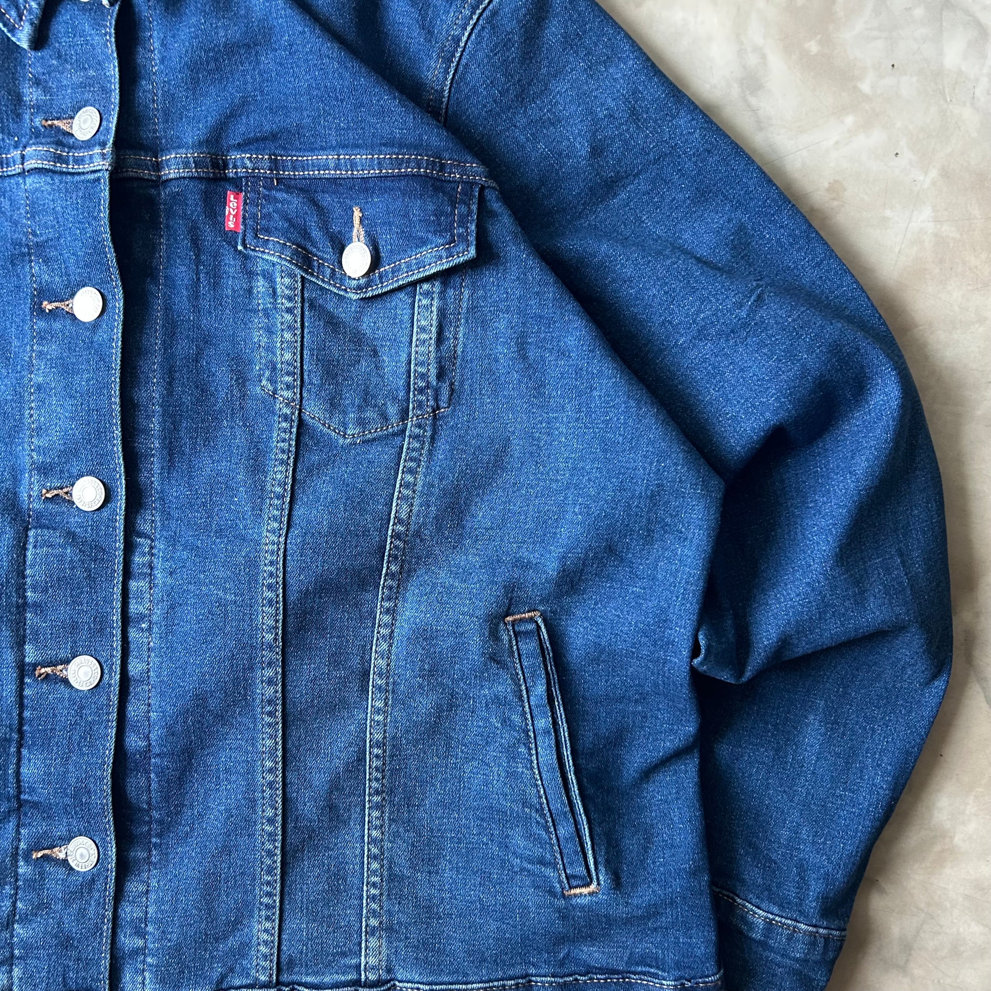 Bram's Vintage — sustainable streetwear from Bram's Vintage