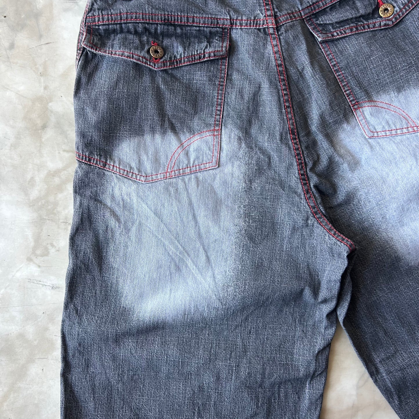 Bram's Vintage — sustainable streetwear from Bram's Vintage