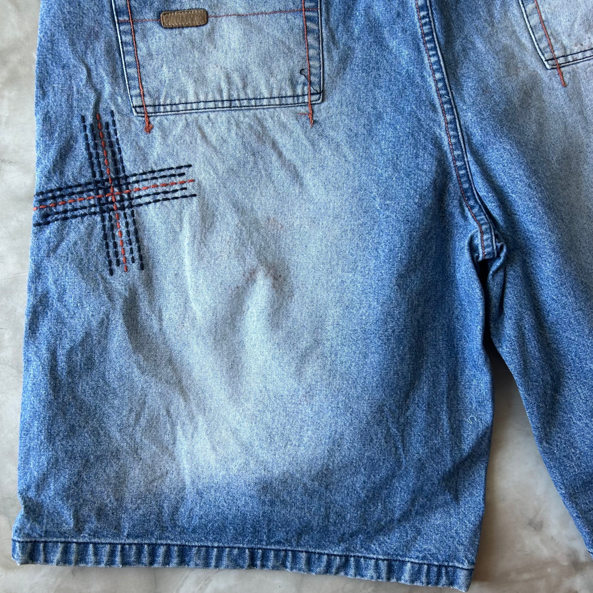 Bram's Vintage — sustainable streetwear from Bram's Vintage