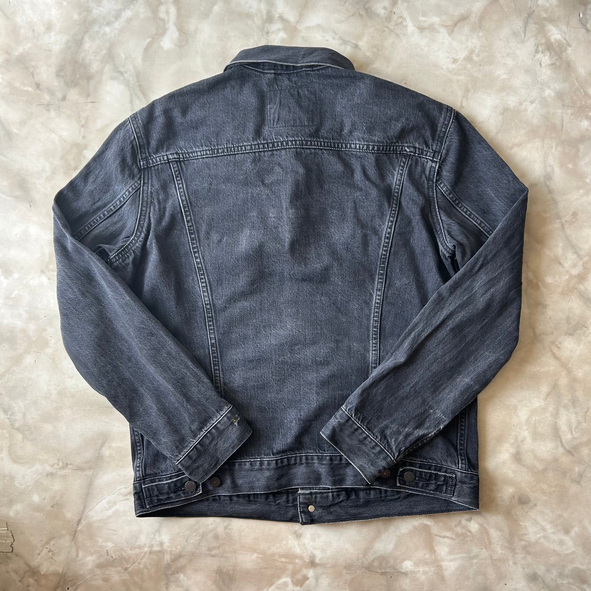 Bram's Vintage — sustainable streetwear from Bram's Vintage