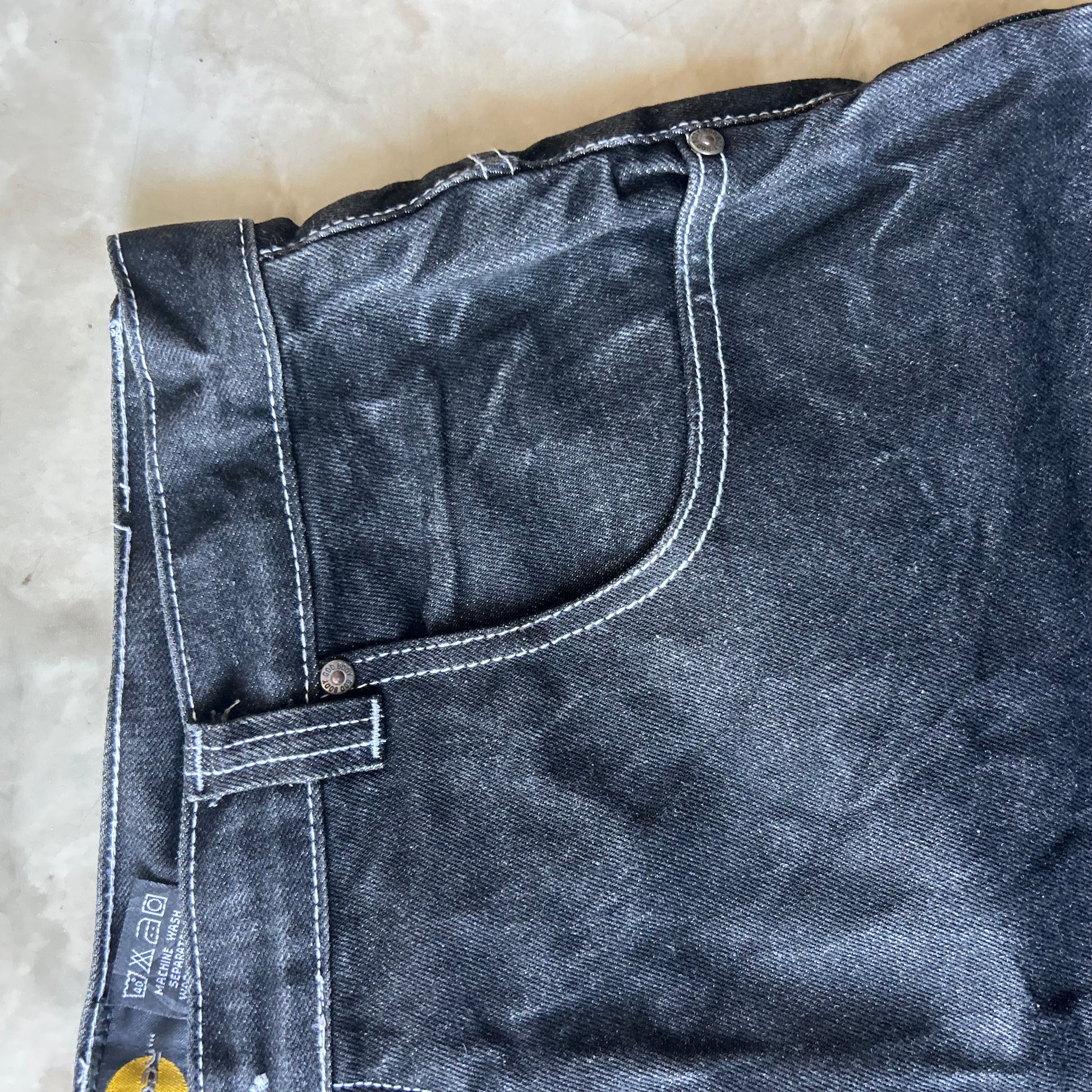 Bram's Vintage — sustainable streetwear from Bram's Vintage