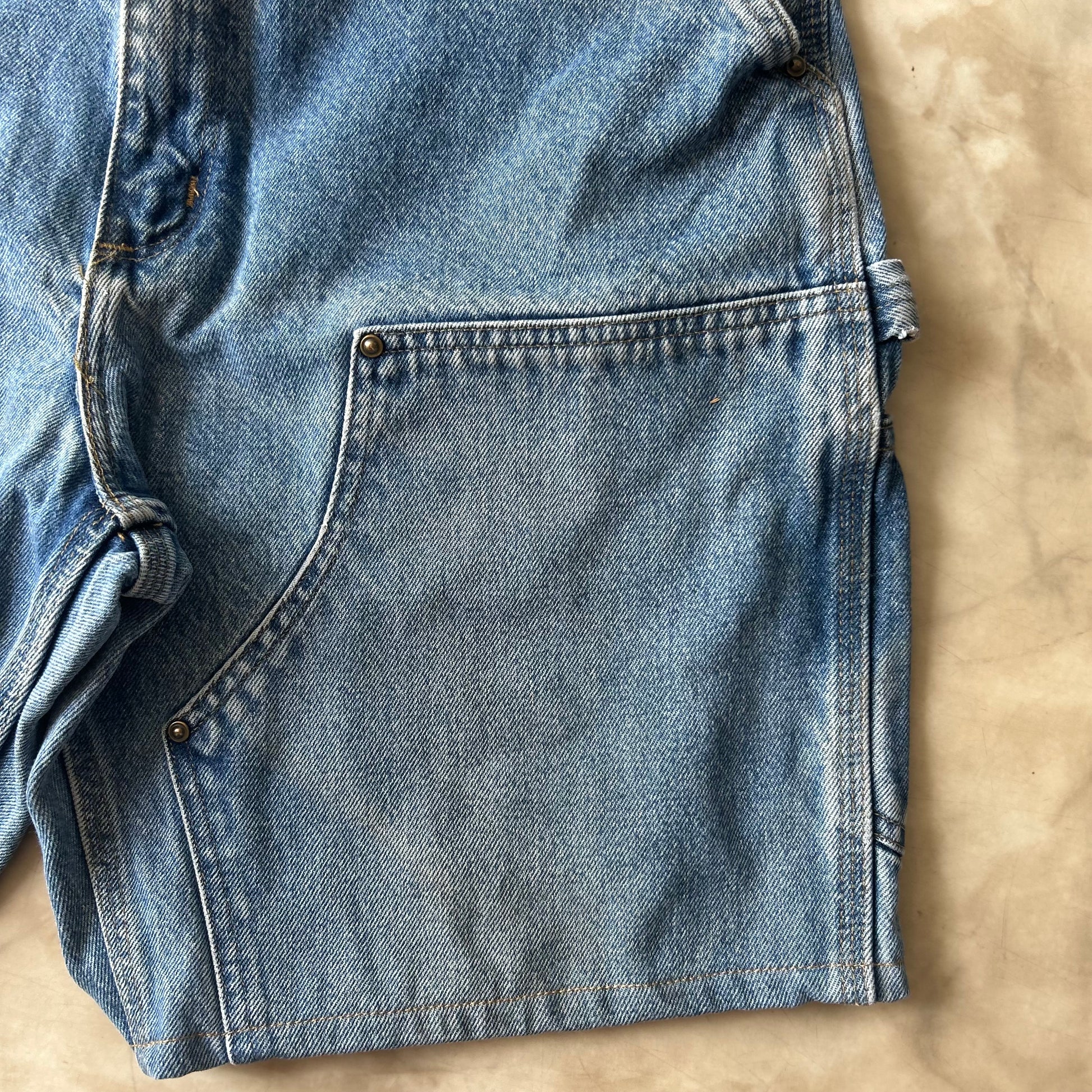 Bram's Vintage — sustainable streetwear from Bram's Vintage