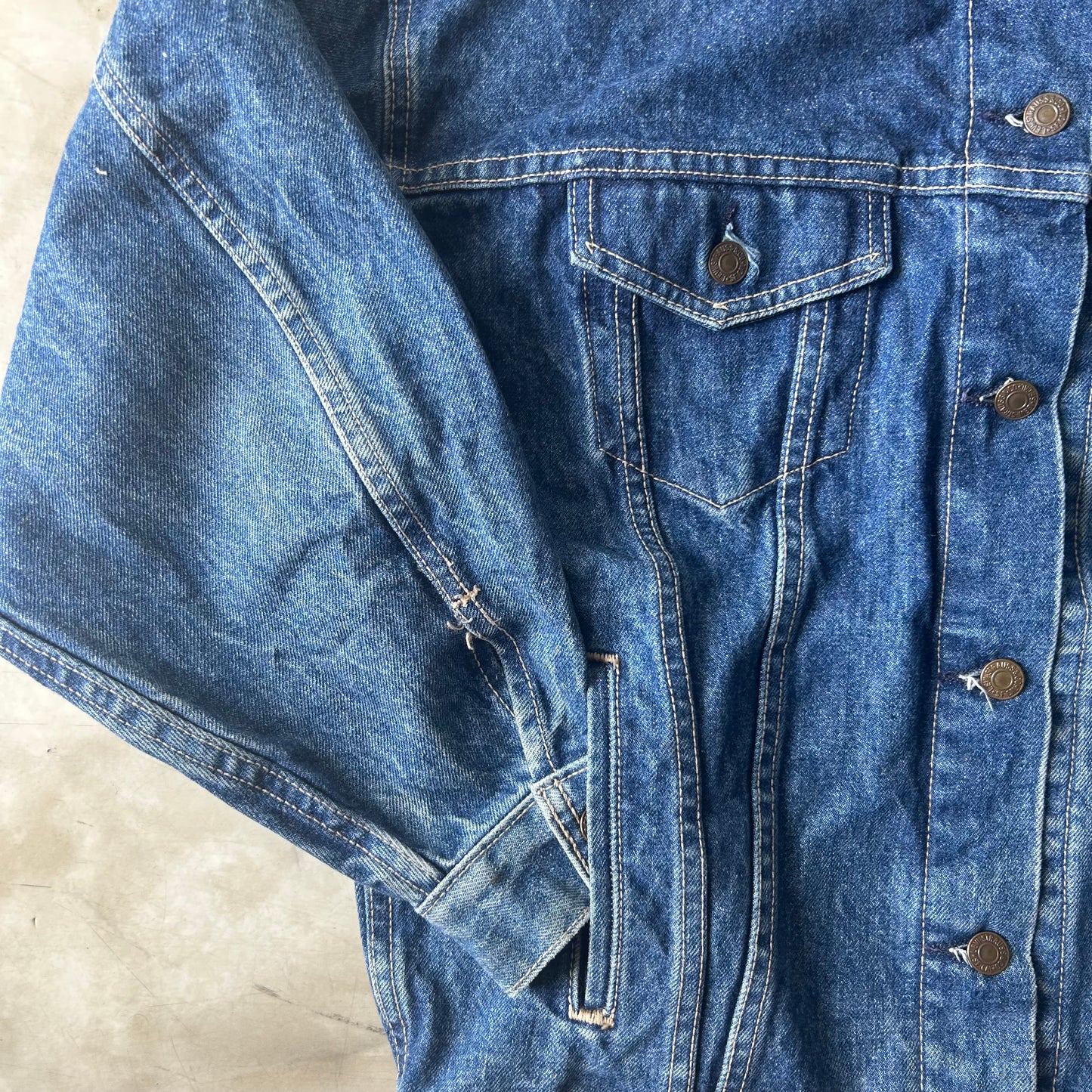 Bram's Vintage — sustainable streetwear from Bram's Vintage