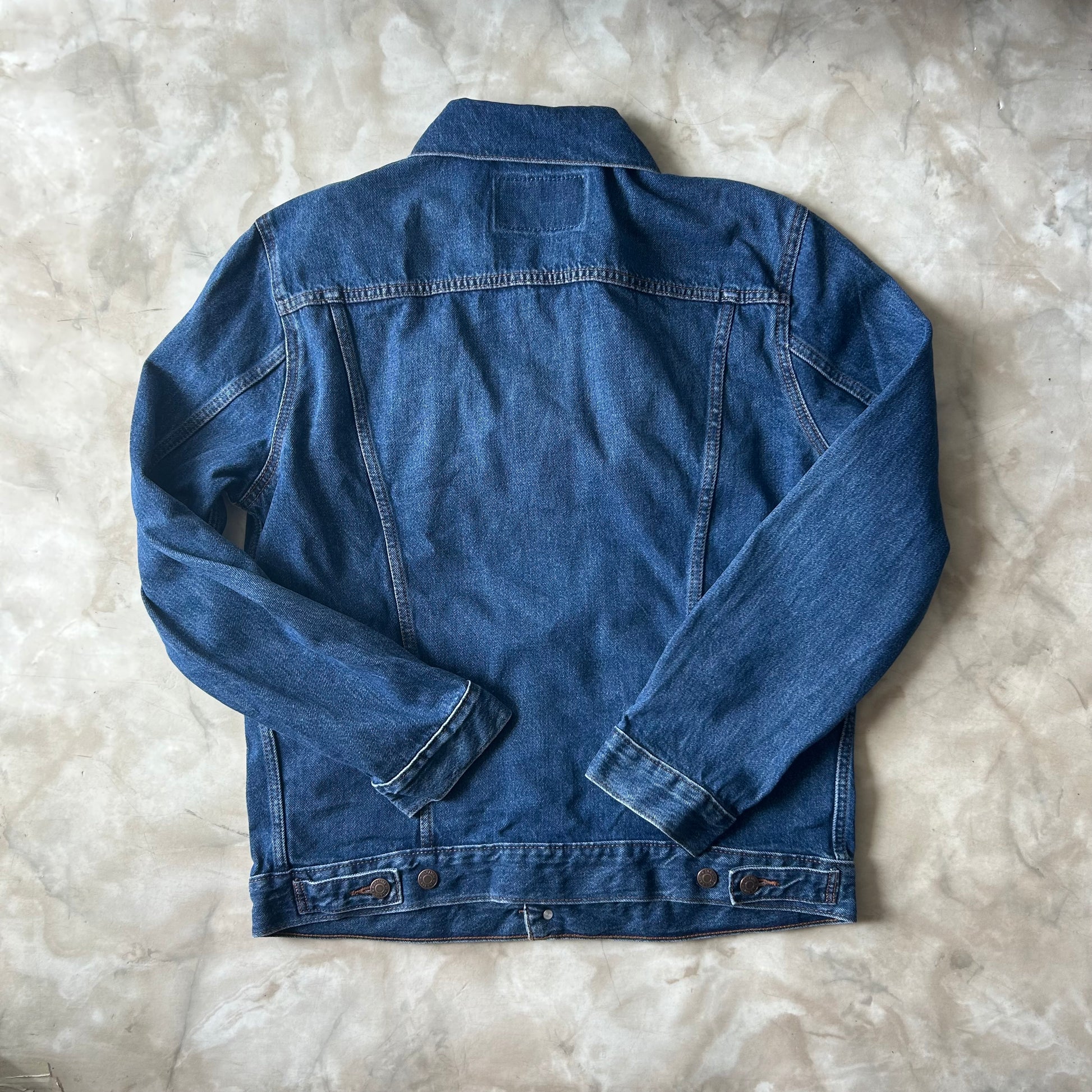 Bram's Vintage — sustainable streetwear from Bram's Vintage