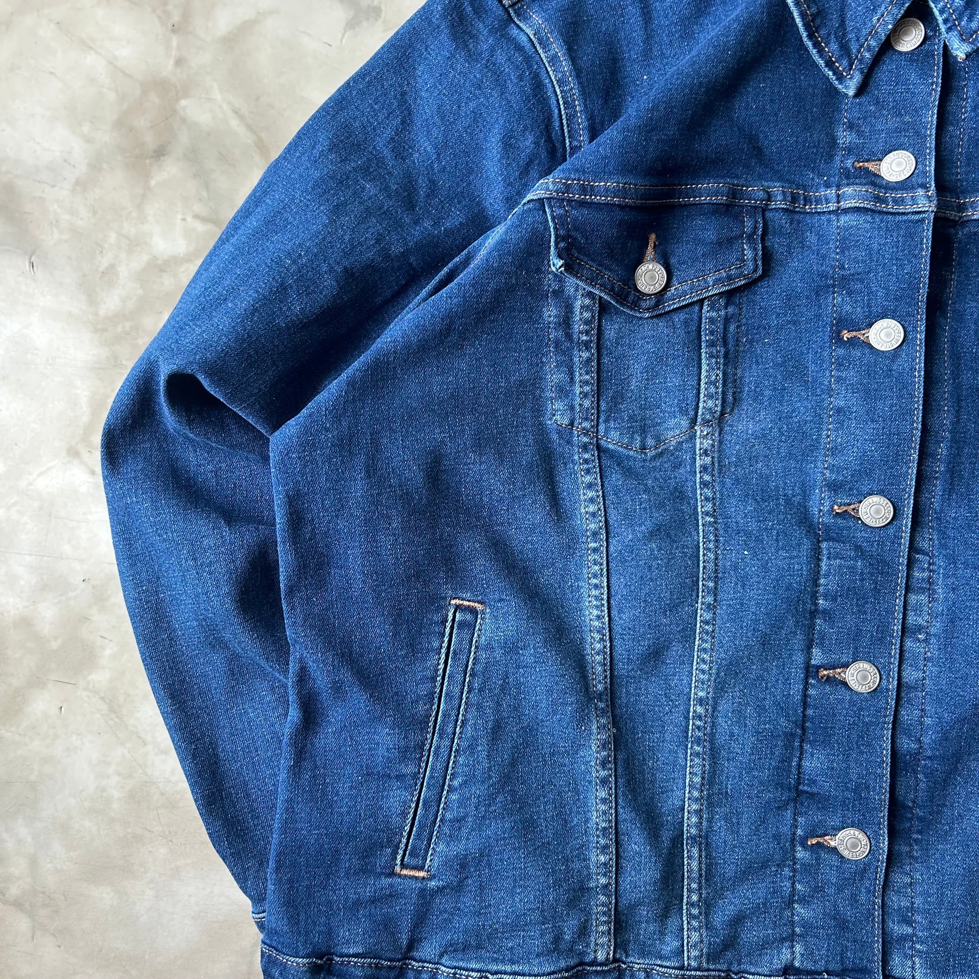 Bram's Vintage — sustainable streetwear from Bram's Vintage