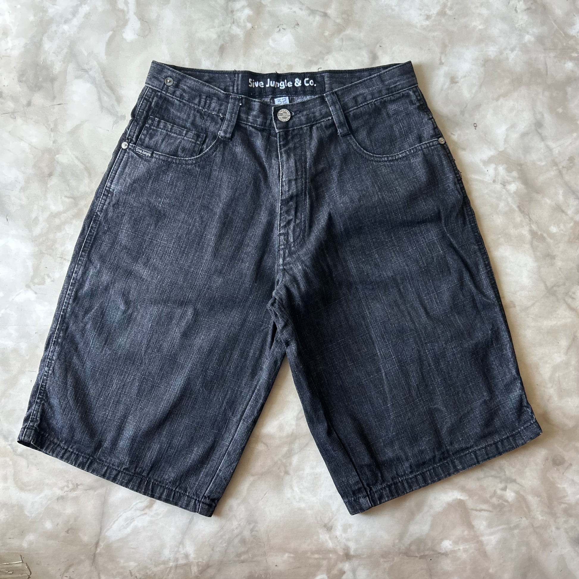 Bram's Vintage — sustainable streetwear from Bram's Vintage