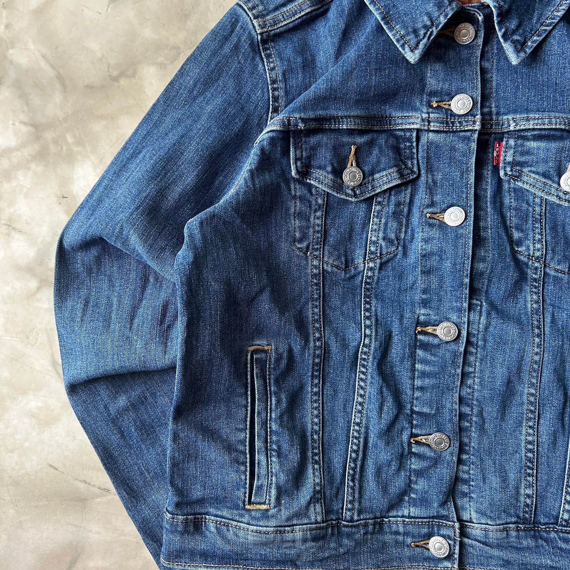 Bram's Vintage — sustainable streetwear from Bram's Vintage