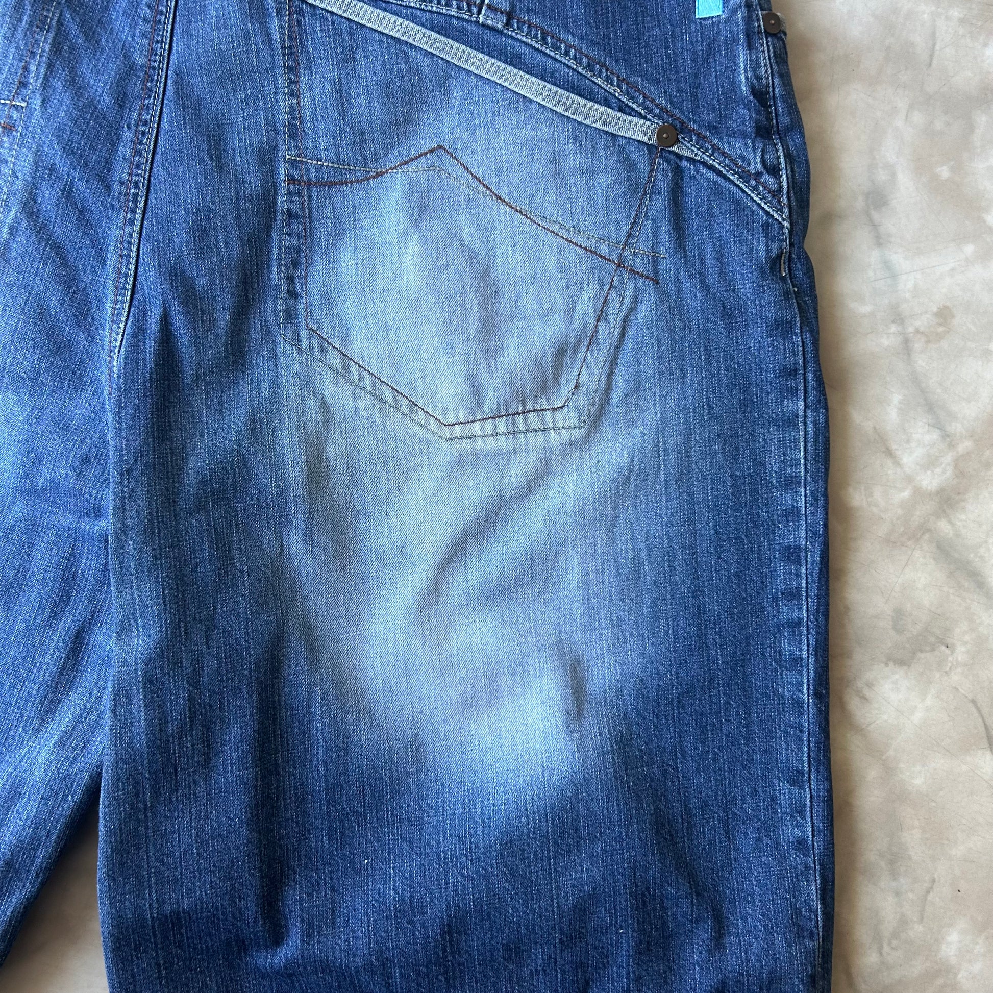 Bram's Vintage — sustainable streetwear from Bram's Vintage