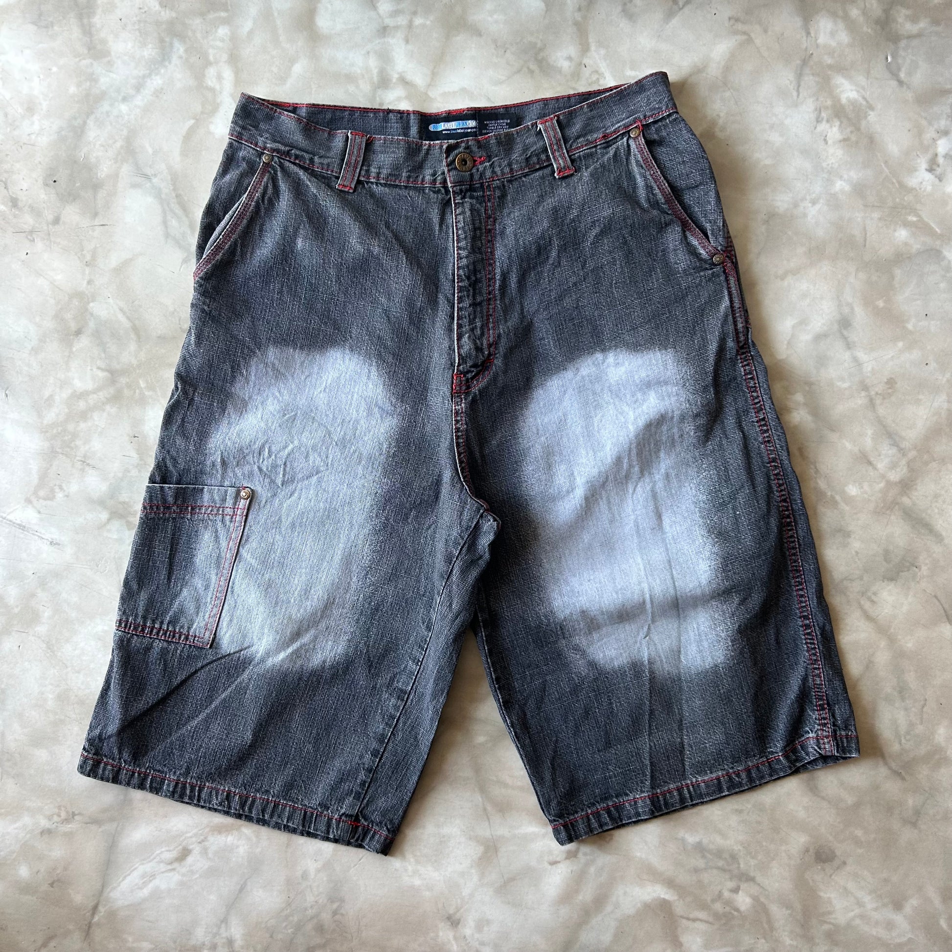 Vintage Bram's Vintage Faded Dark Grey Baggy Fit Jean Shorts Jorts in Grey — sustainable streetwear from Bram's Vintage