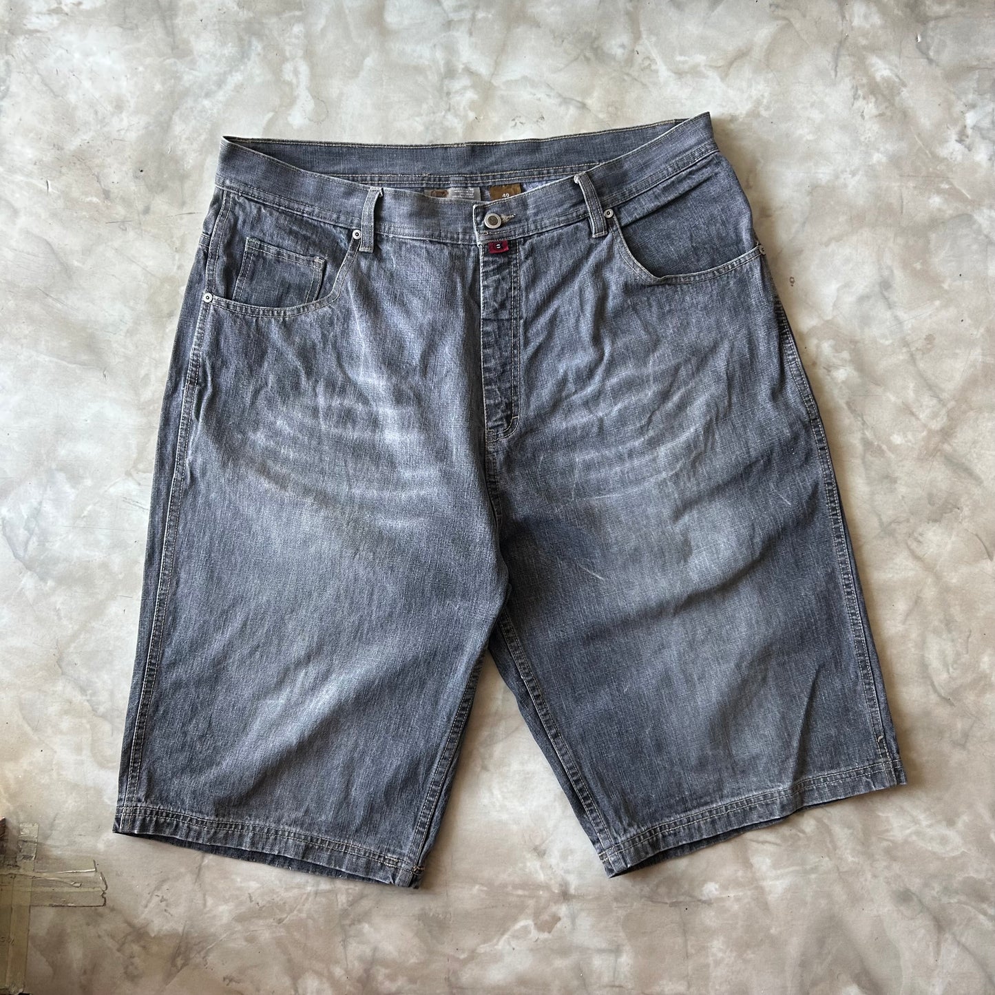 Bram's Vintage — sustainable streetwear from Bram's Vintage