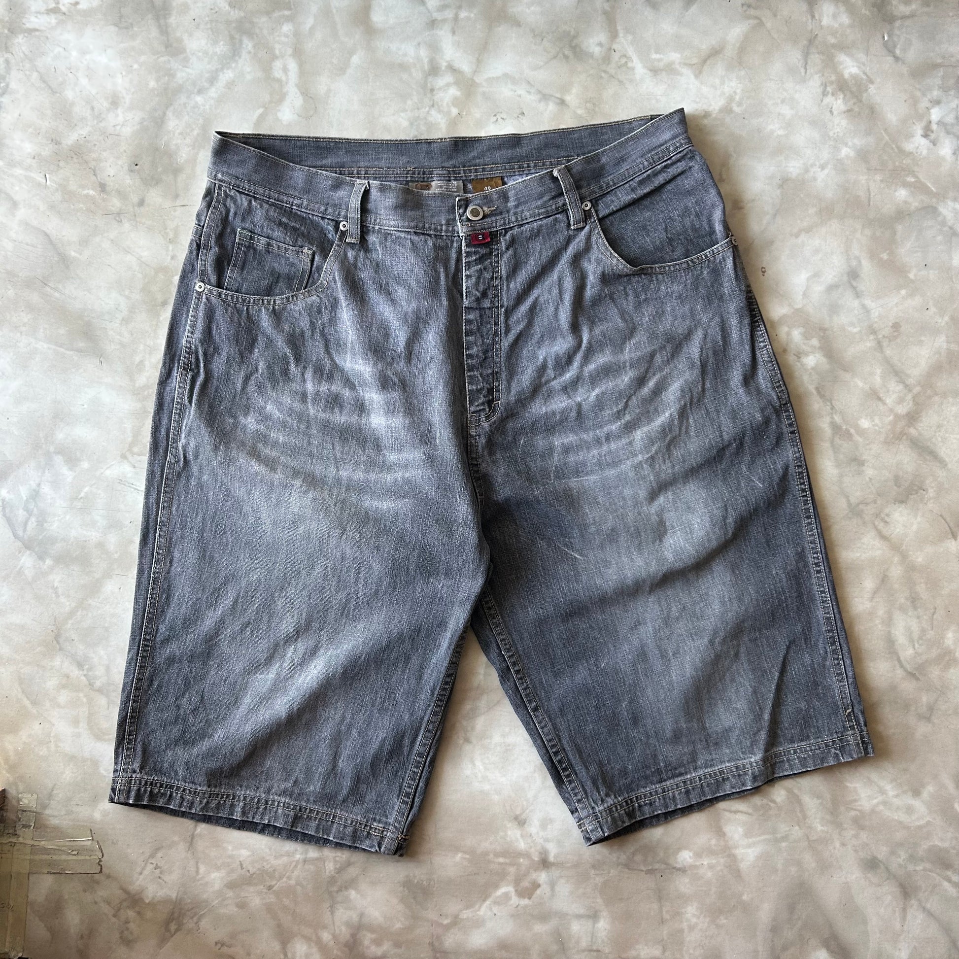 Bram's Vintage — sustainable streetwear from Bram's Vintage