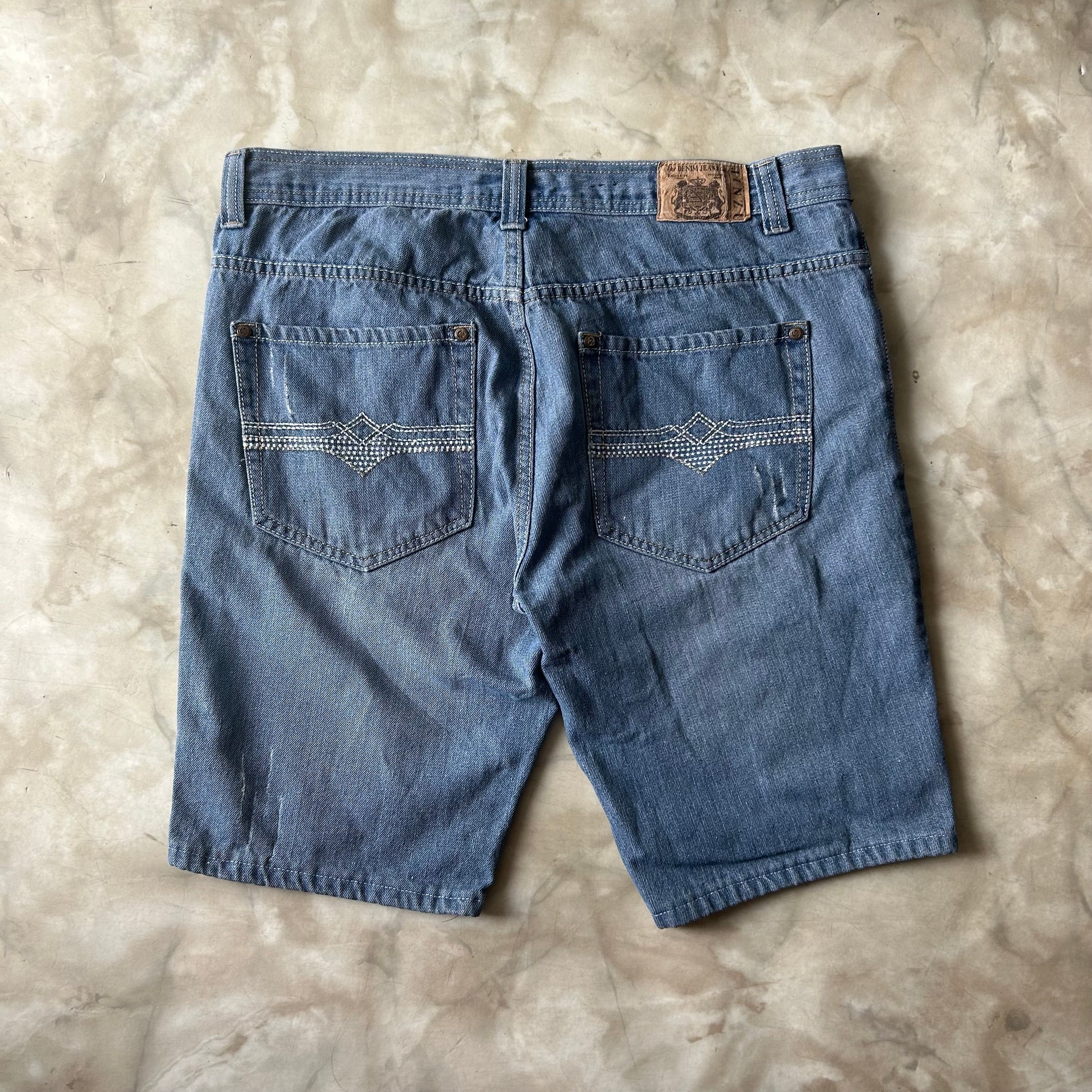 Bram's Vintage — sustainable streetwear from Bram's Vintage