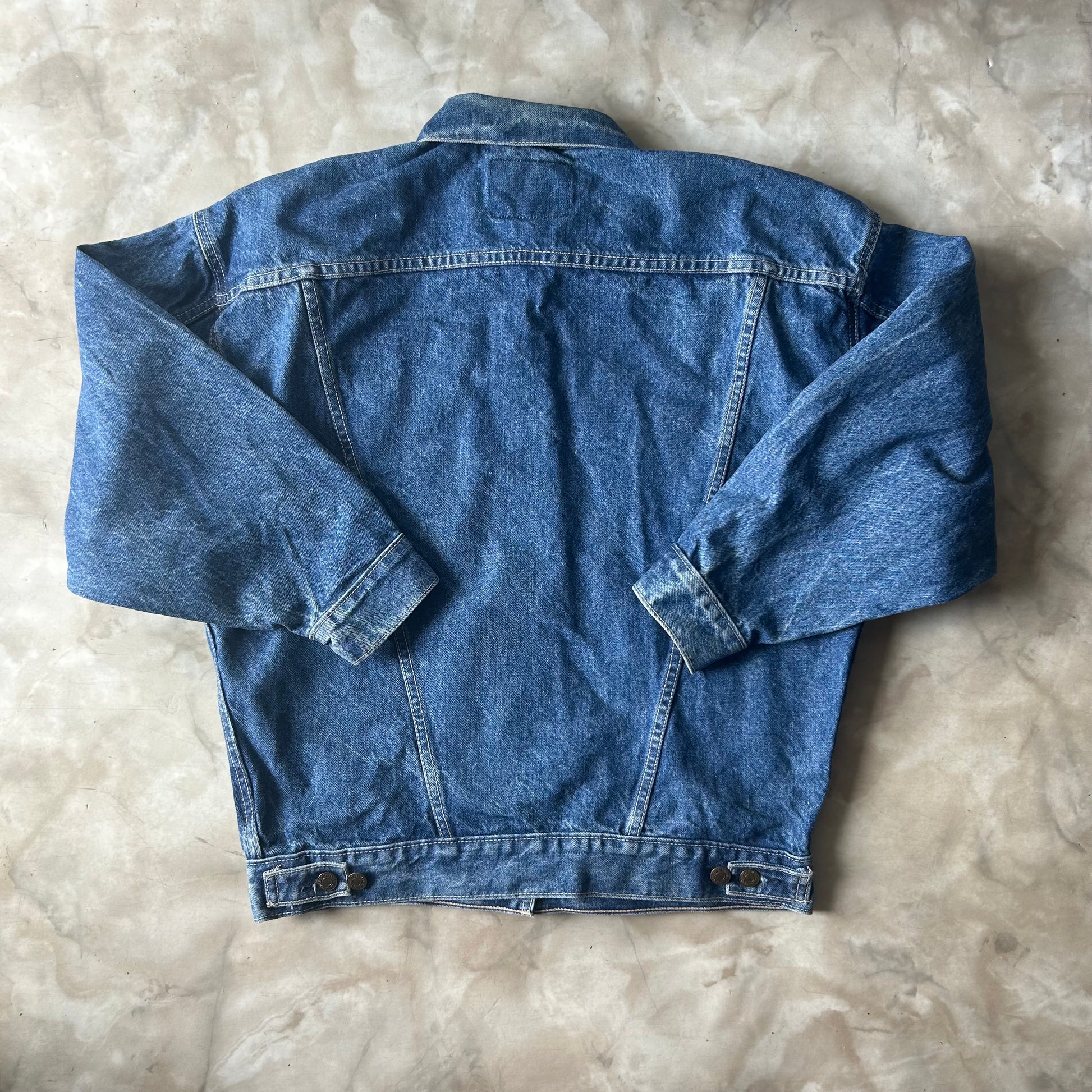 Bram's Vintage — sustainable streetwear from Bram's Vintage