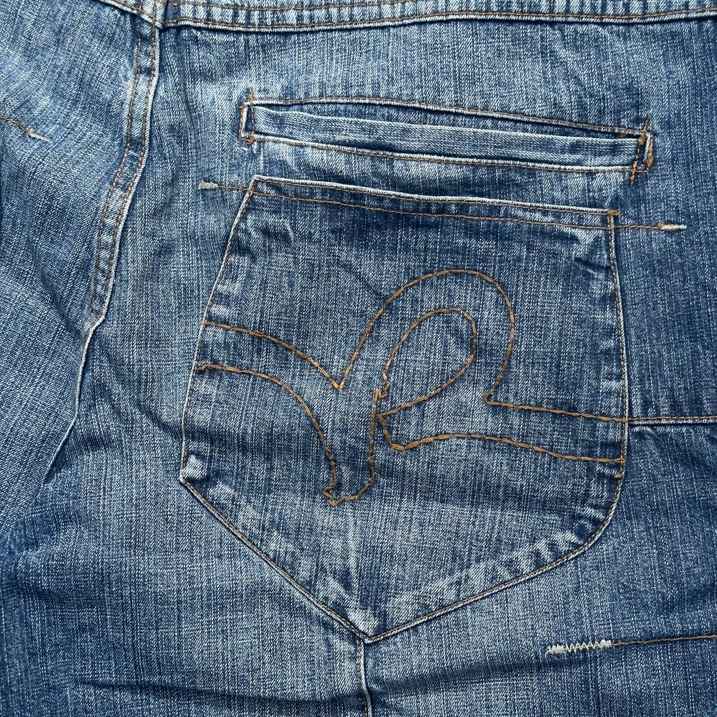 Roca Wear Medium Wash Jort