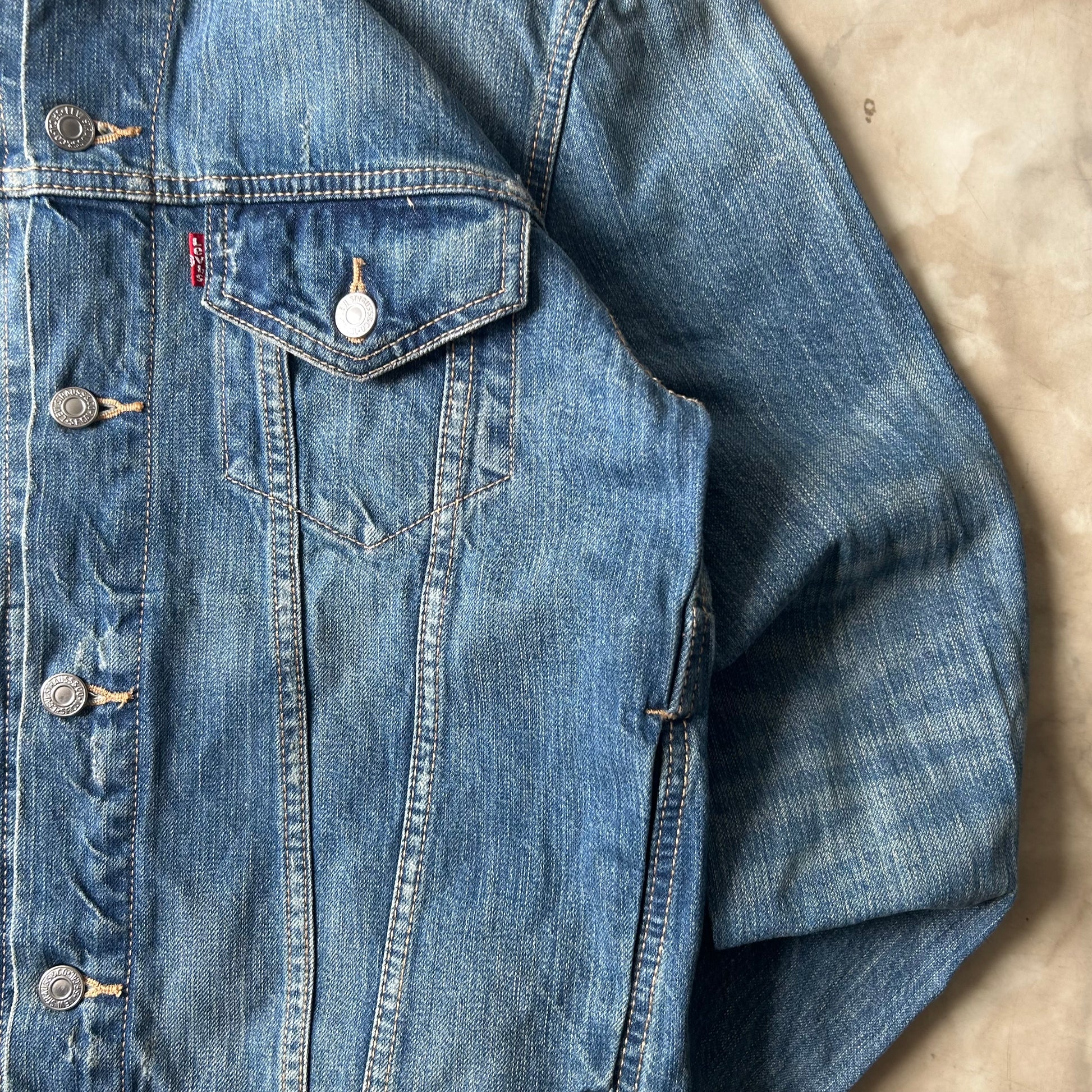 Bram's Vintage — sustainable streetwear from Bram's Vintage